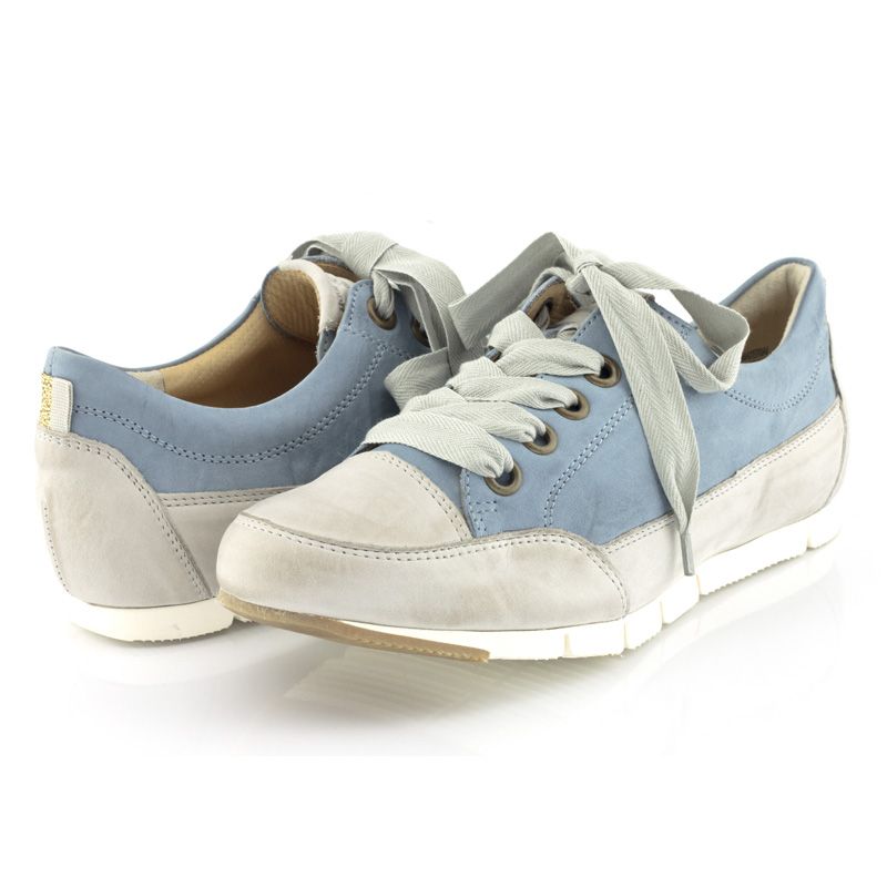 Ženska tenisica picture